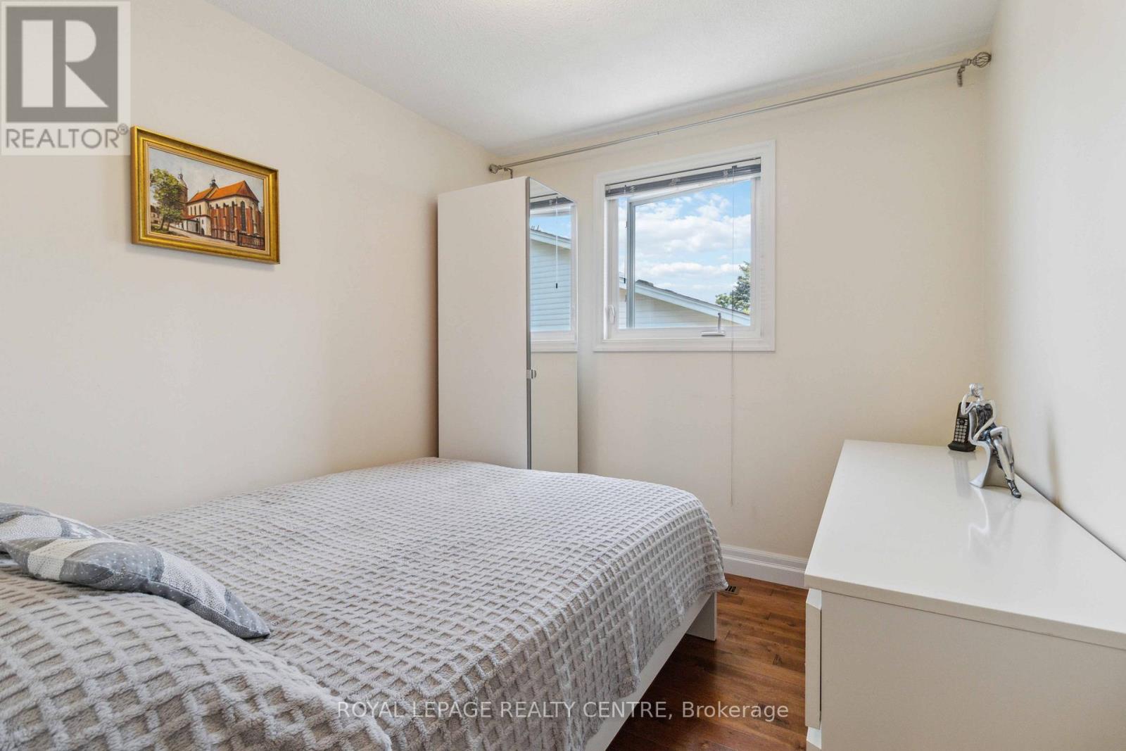 504 Galedowns Court, Mississauga, Ontario  L5A 3H9 - Photo 10 - W12191691
