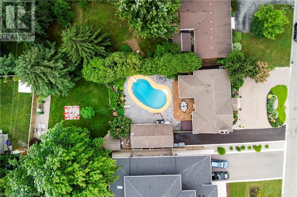 424 HENDERSON Road, Burlington, Ontario