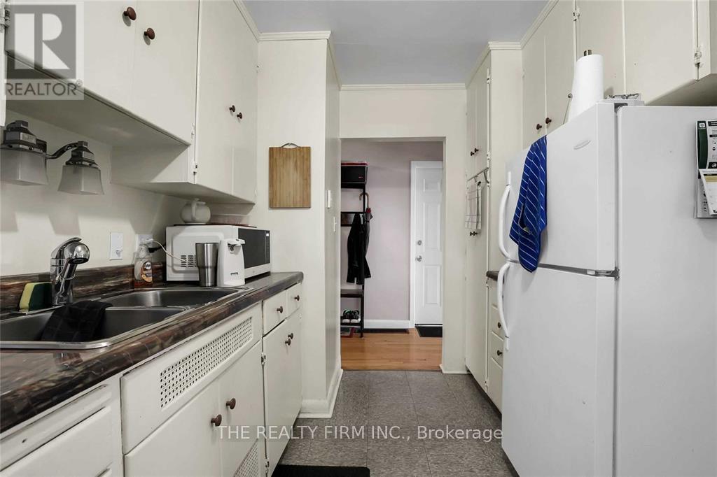 Photo 13 of 36 for 7076 Longwoods Road