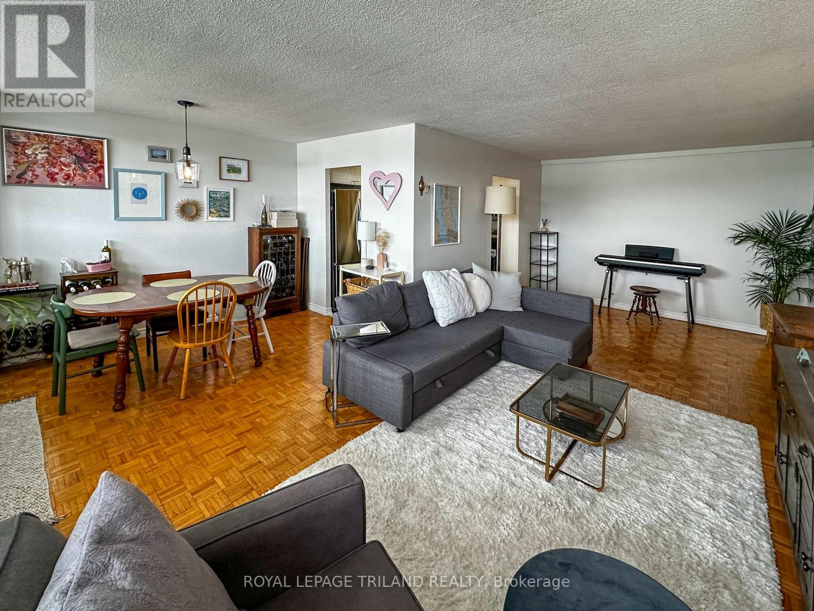 901 - 215 Glenridge Avenue, St. Catharines, Ontario  L2T 3J7 - Photo 1 - X12209303