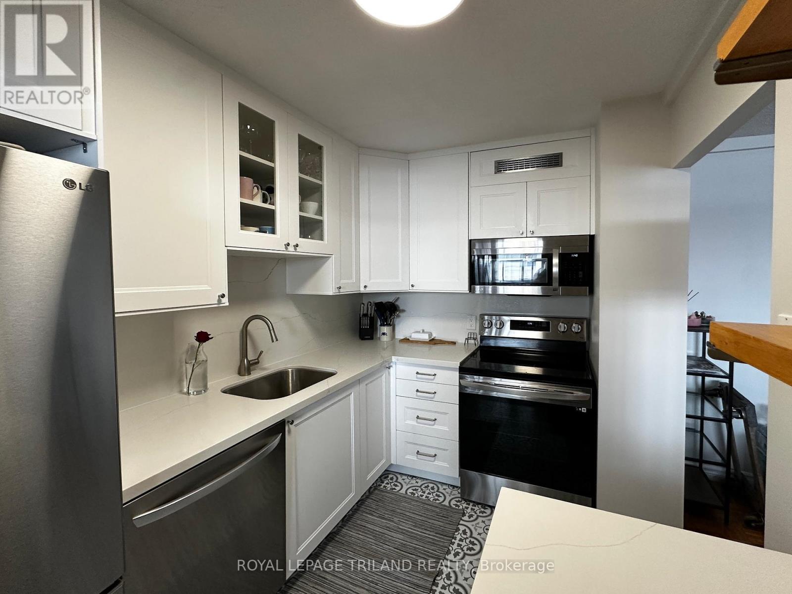 901 - 215 Glenridge Avenue, St. Catharines, Ontario  L2T 3J7 - Photo 9 - X12209303