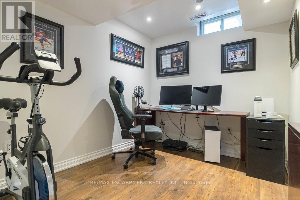 47 Ryans Way, Hamilton, Ontario  L8B 1B4 - Photo 33 - X12204031