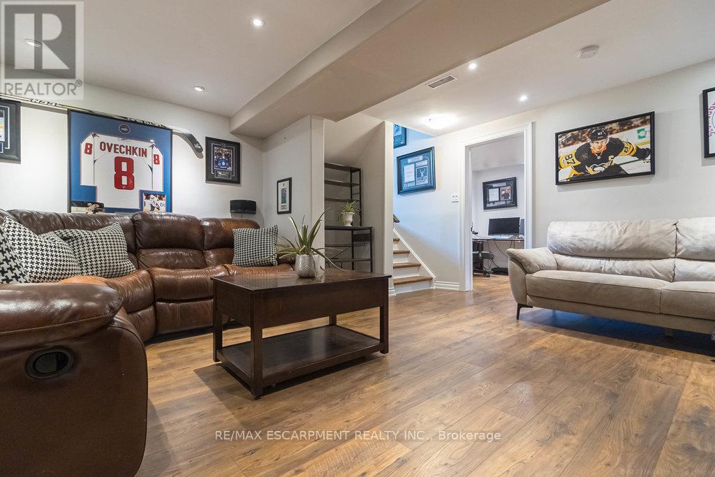 47 Ryans Way, Hamilton, Ontario  L8B 1B4 - Photo 30 - X12204031