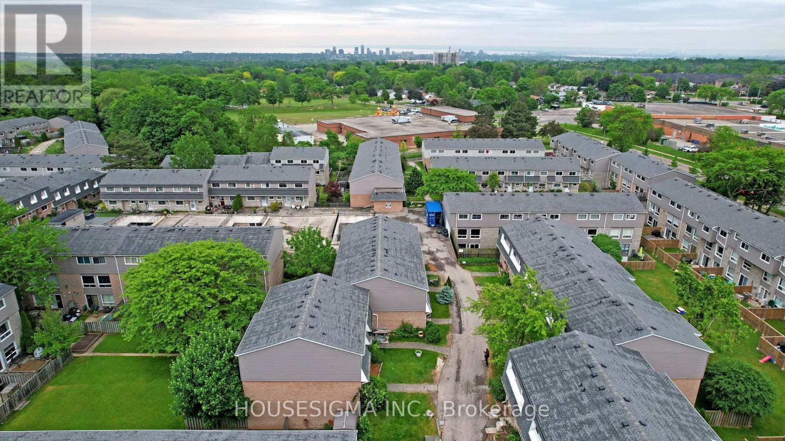 56 - 2050 Upper Middle Road, Burlington (Brant Hills), Ontario  L7P 3R9 - Photo 40 - W12208762