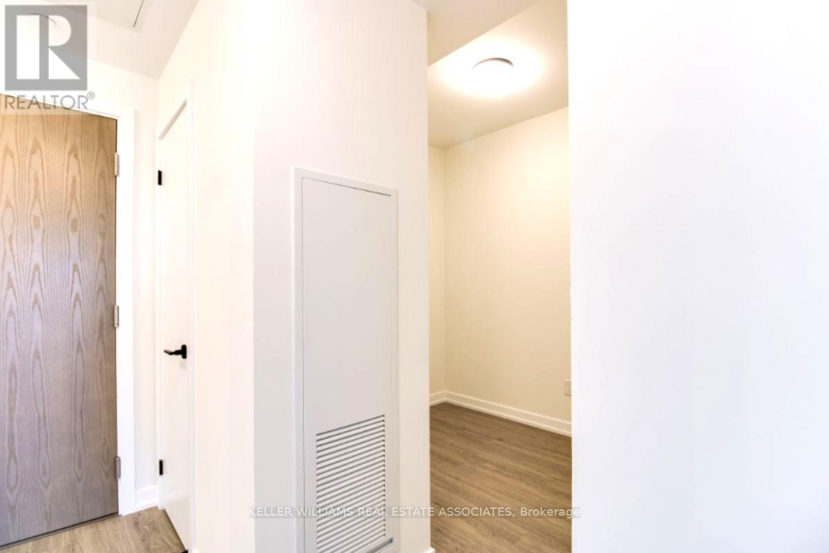 416 - 2300 St. Clair Avenue W, Toronto, Ontario  M6N 1K8 - Photo 8 - W12208786