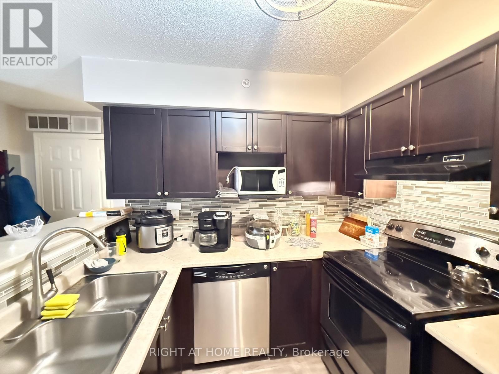 206 - 1340 Main Street E, Milton, Ontario  L9T 7S6 - Photo 4 - W12208801