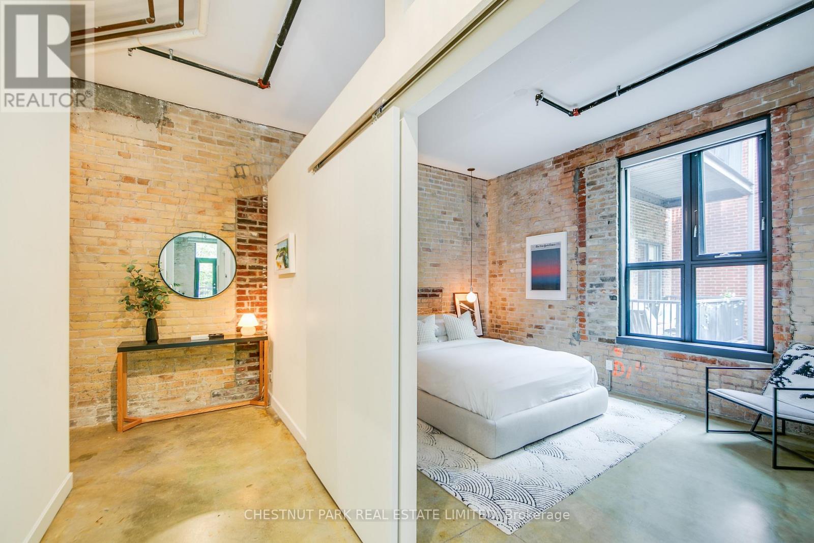 303 - 363 Sorauren Avenue, Toronto, Ontario  M6R 3C1 - Photo 4 - W12208825