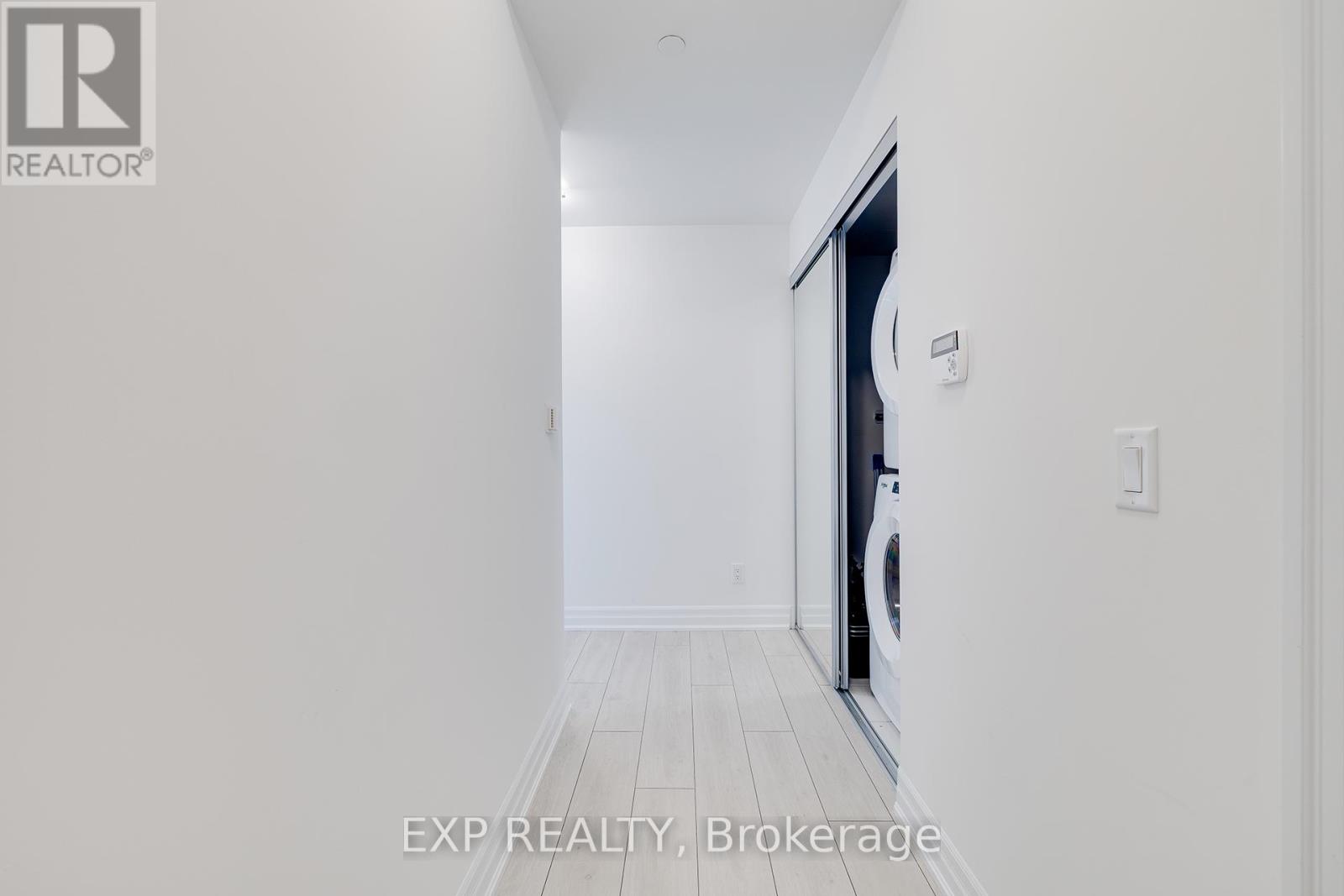 2508 - 30 Elm Drive W, Mississauga, Ontario  L5B 0N6 - Photo 3 - W12208826