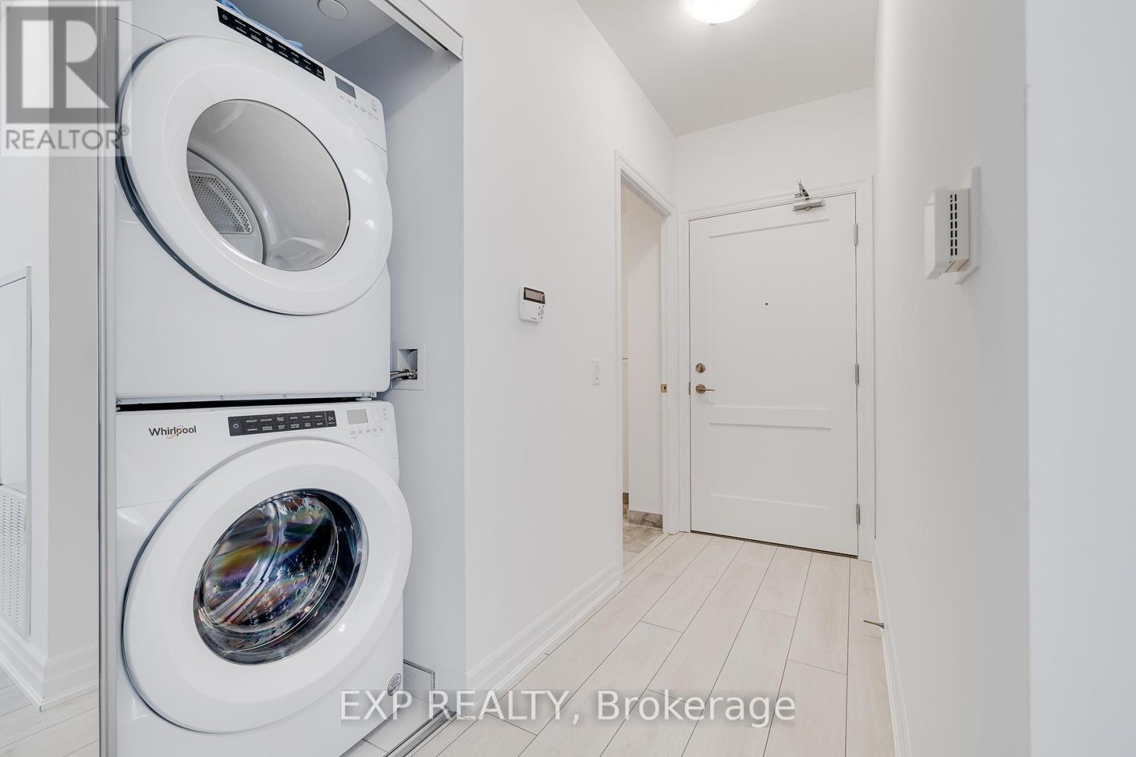 2508 - 30 Elm Drive W, Mississauga, Ontario  L5B 0N6 - Photo 4 - W12208826