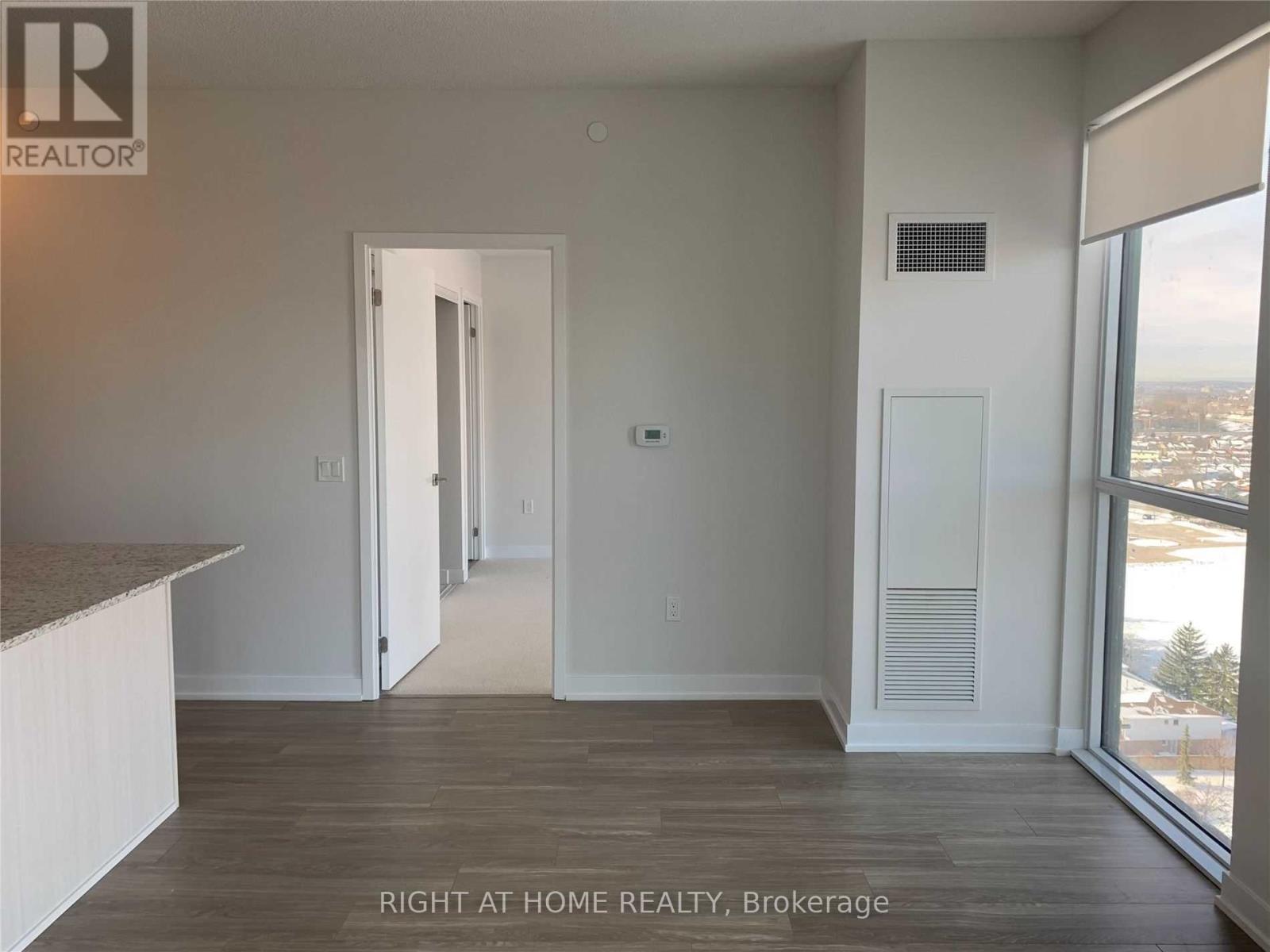 1704 - 4085 Parkside Village Drive, Mississauga, Ontario  L5B 0K8 - Photo 11 - W12208853
