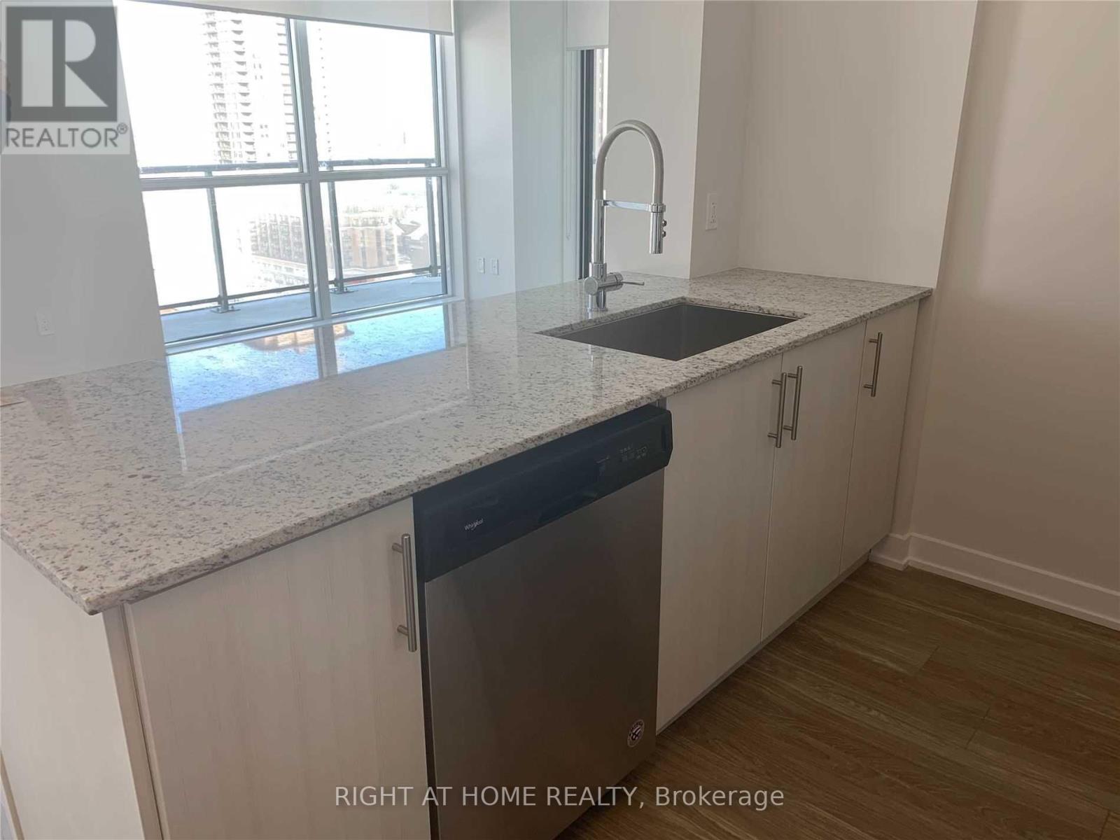 1704 - 4085 Parkside Village Drive, Mississauga, Ontario  L5B 0K8 - Photo 15 - W12208853