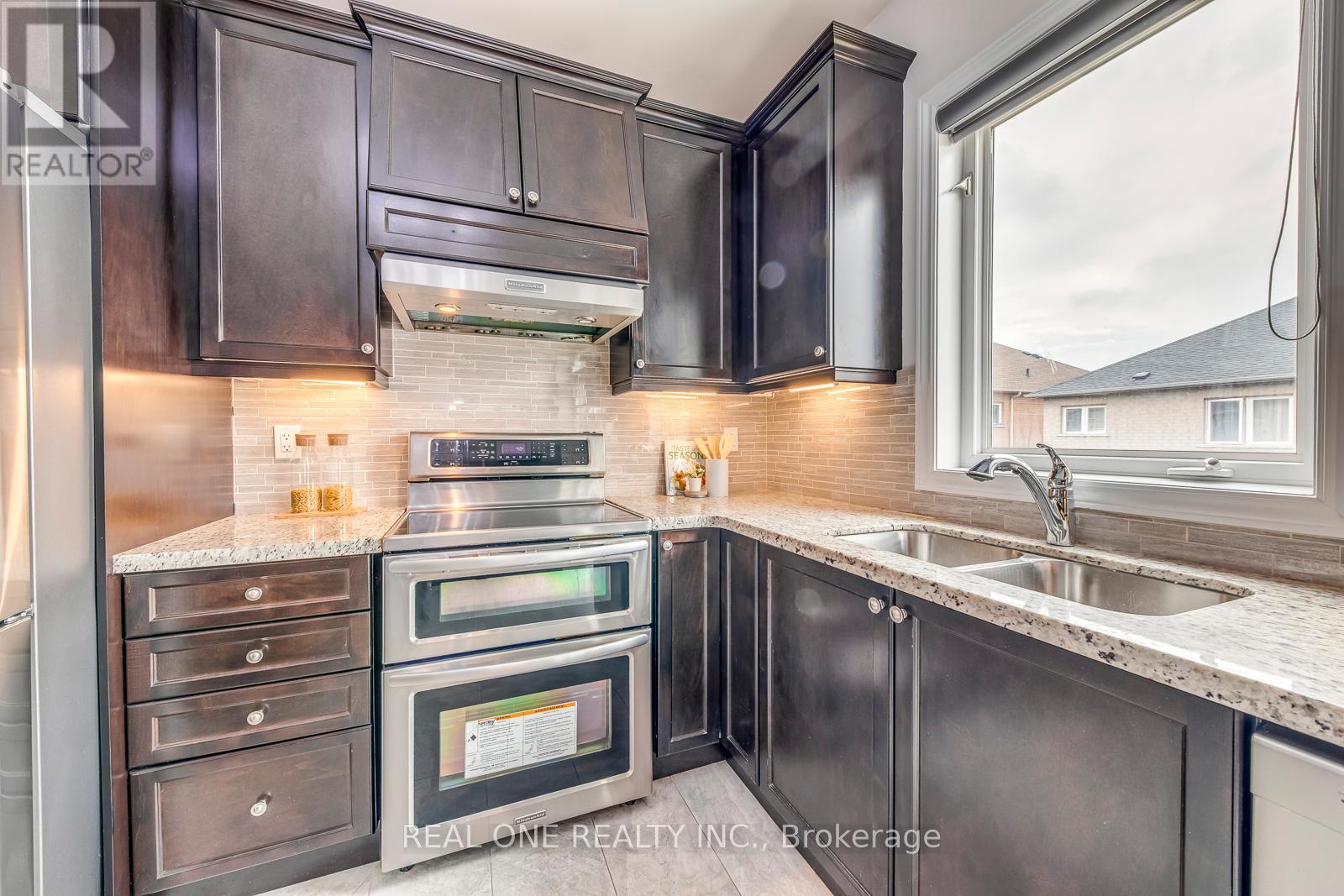 115 Preston Meadow Avenue, Mississauga, Ontario  L4Z 0C3 - Photo 24 - W12208865