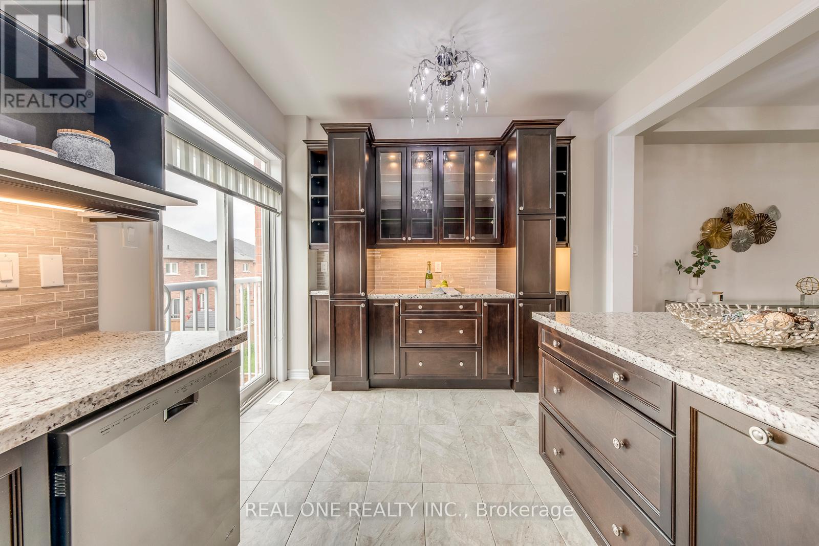 115 Preston Meadow Avenue, Mississauga (Hurontario), Ontario  L4Z 0C3 - Photo 26 - W12208865