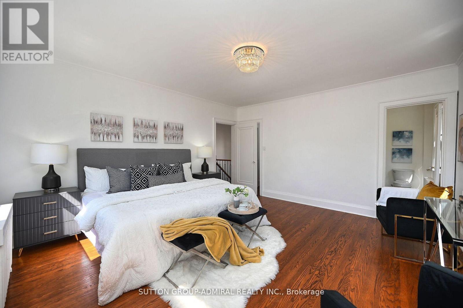 987 Royal York Road, Toronto, Ontario  M8X 2E8 - Photo 19 - W12208873
