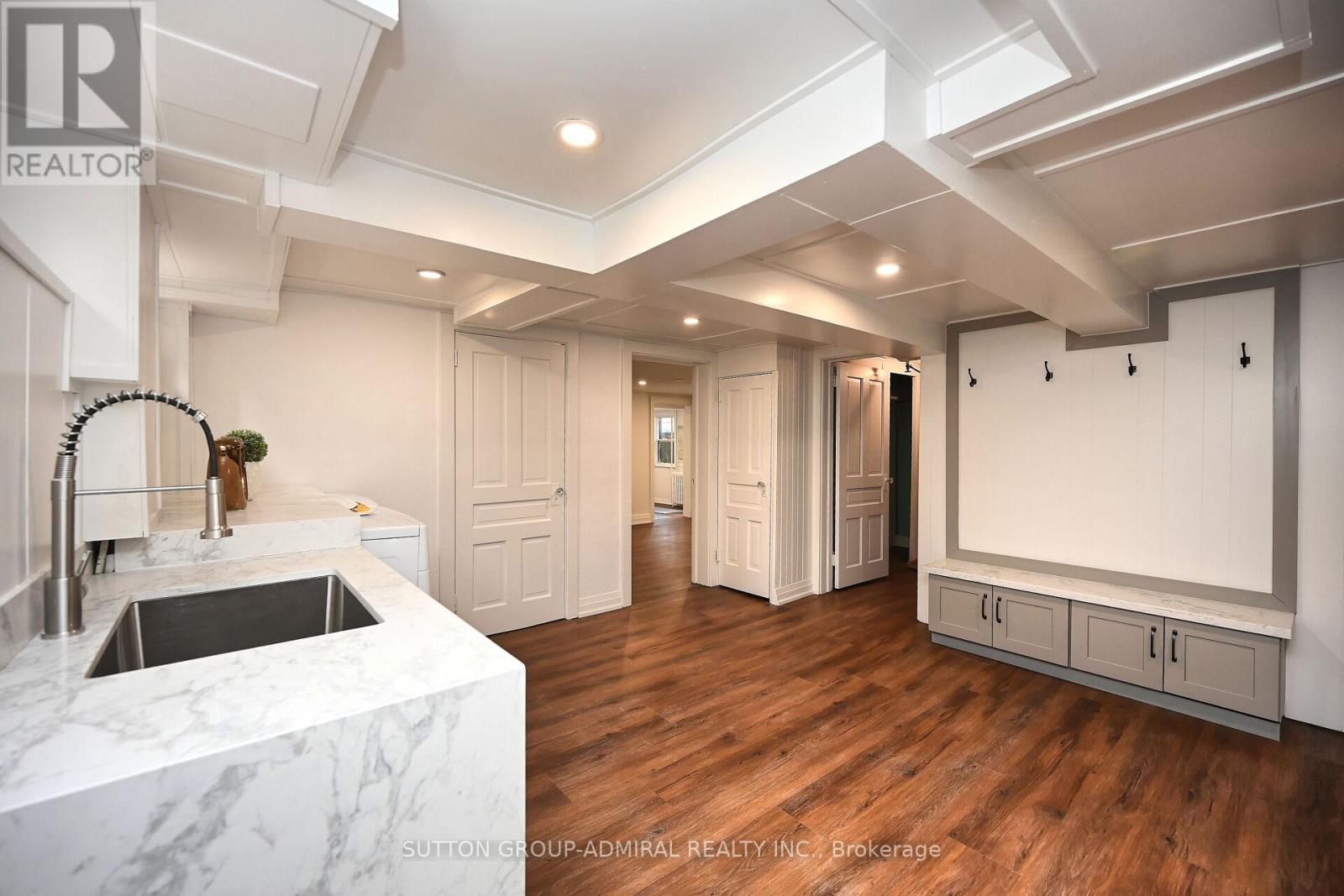 987 Royal York Road, Toronto, Ontario  M8X 2E8 - Photo 40 - W12208873