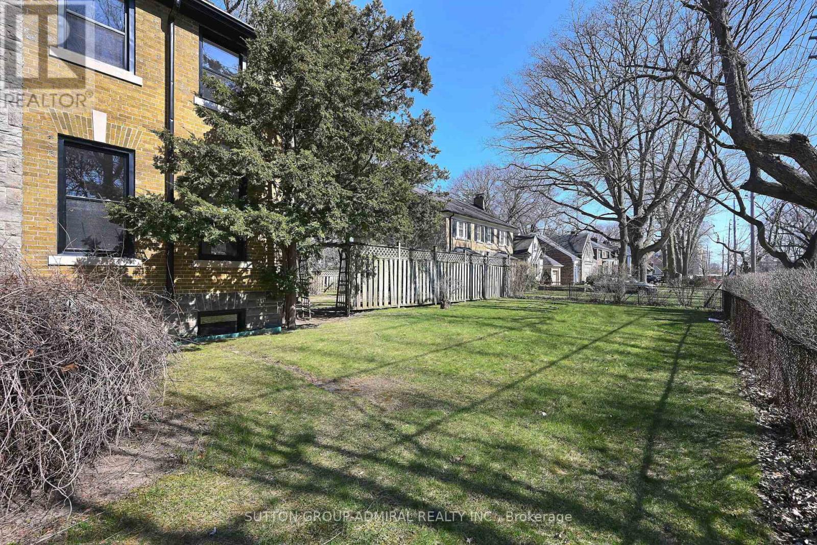 987 Royal York Road, Toronto, Ontario  M8X 2E8 - Photo 44 - W12208873