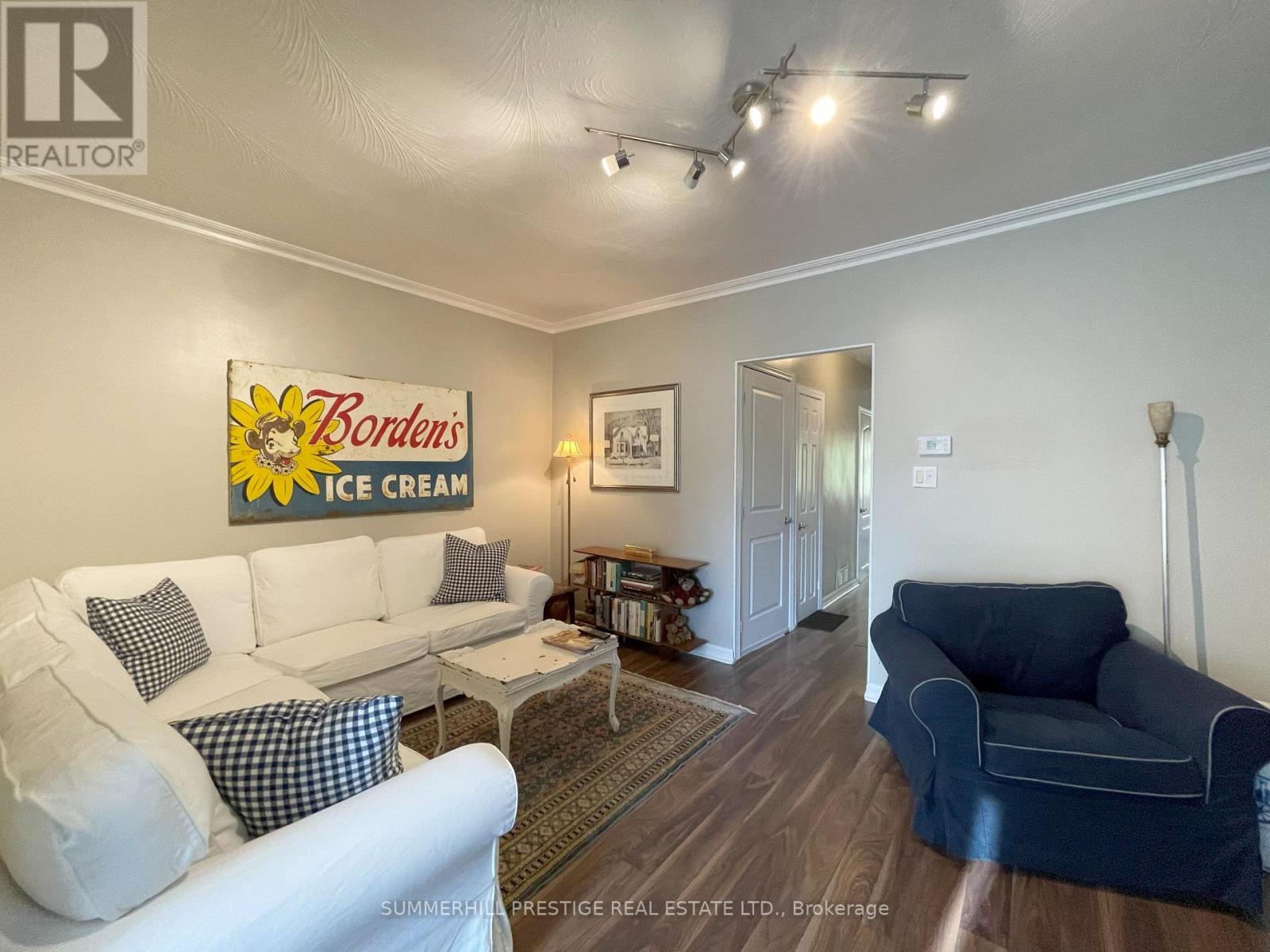 53 Bowie Avenue, Toronto, Ontario  M6E 2P4 - Photo 13 - W12208875