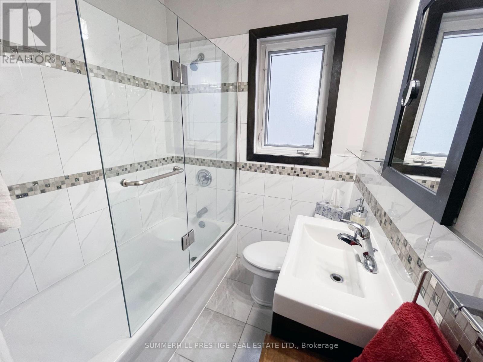 53 Bowie Avenue, Toronto, Ontario  M6E 2P4 - Photo 18 - W12208875