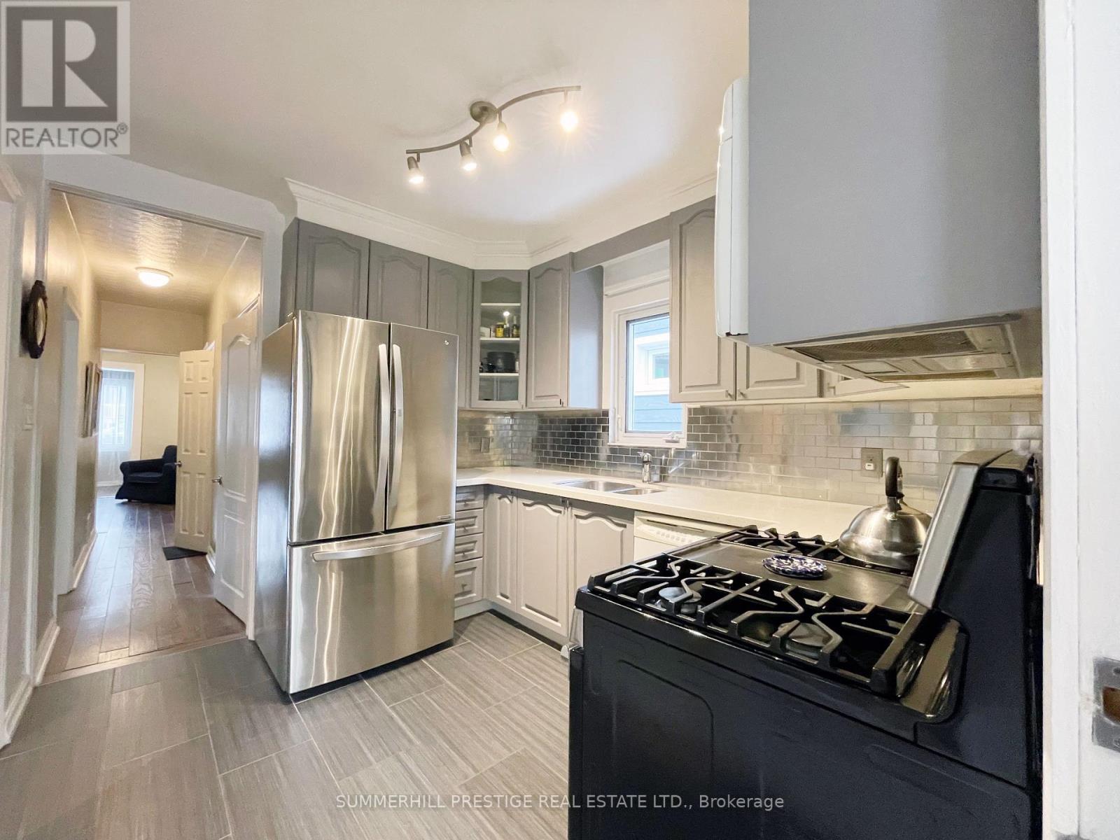 53 Bowie Avenue, Toronto, Ontario  M6E 2P4 - Photo 19 - W12208875