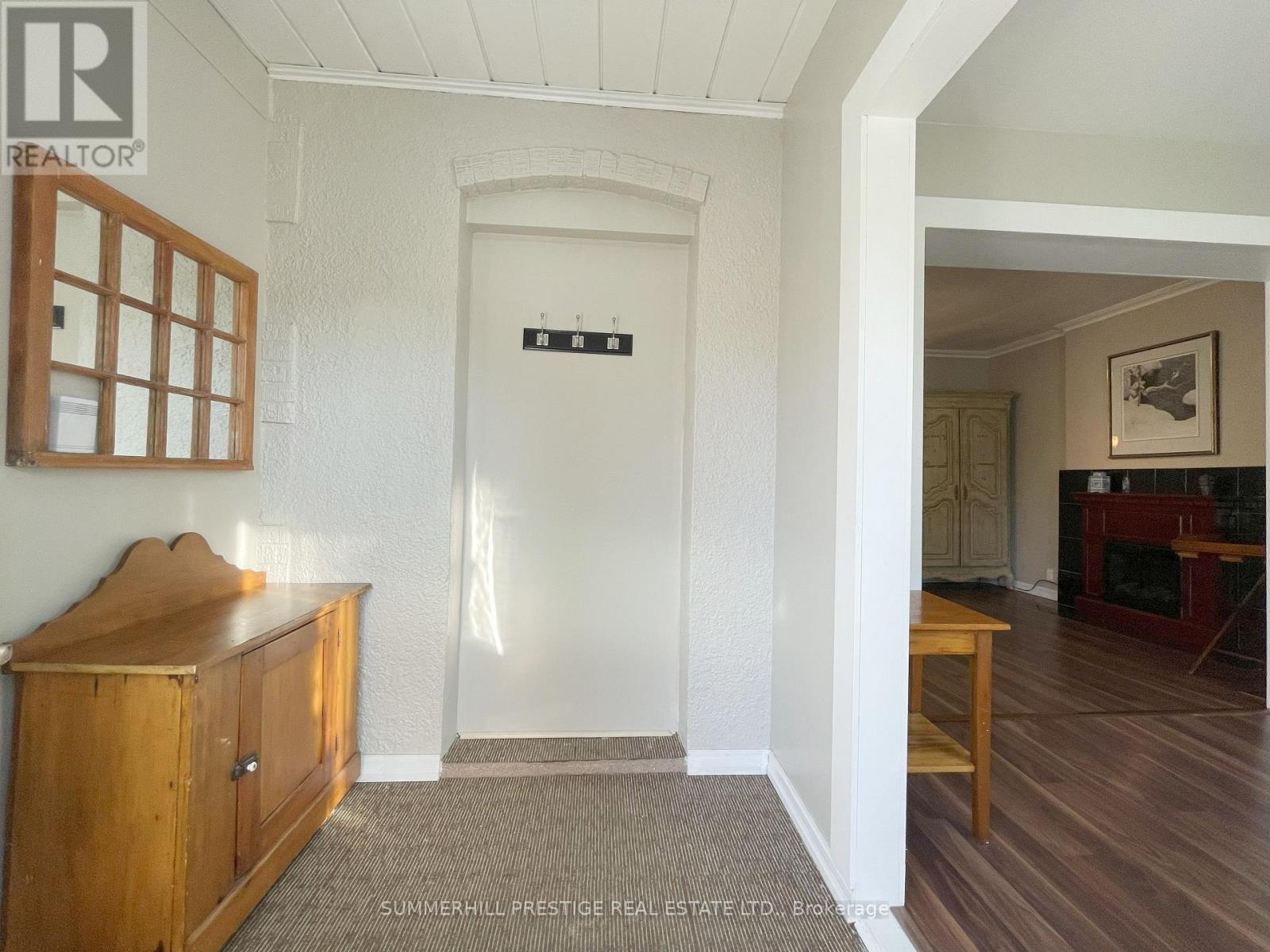 53 Bowie Avenue, Toronto, Ontario  M6E 2P4 - Photo 4 - W12208875