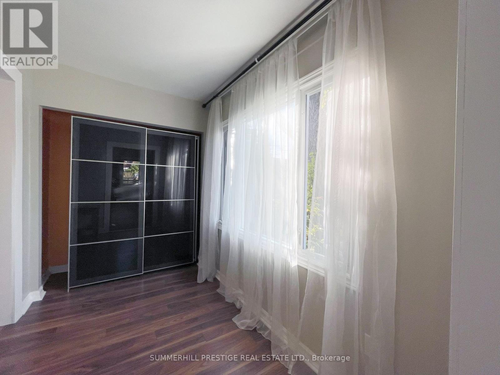53 Bowie Avenue, Toronto, Ontario  M6E 2P4 - Photo 5 - W12208875