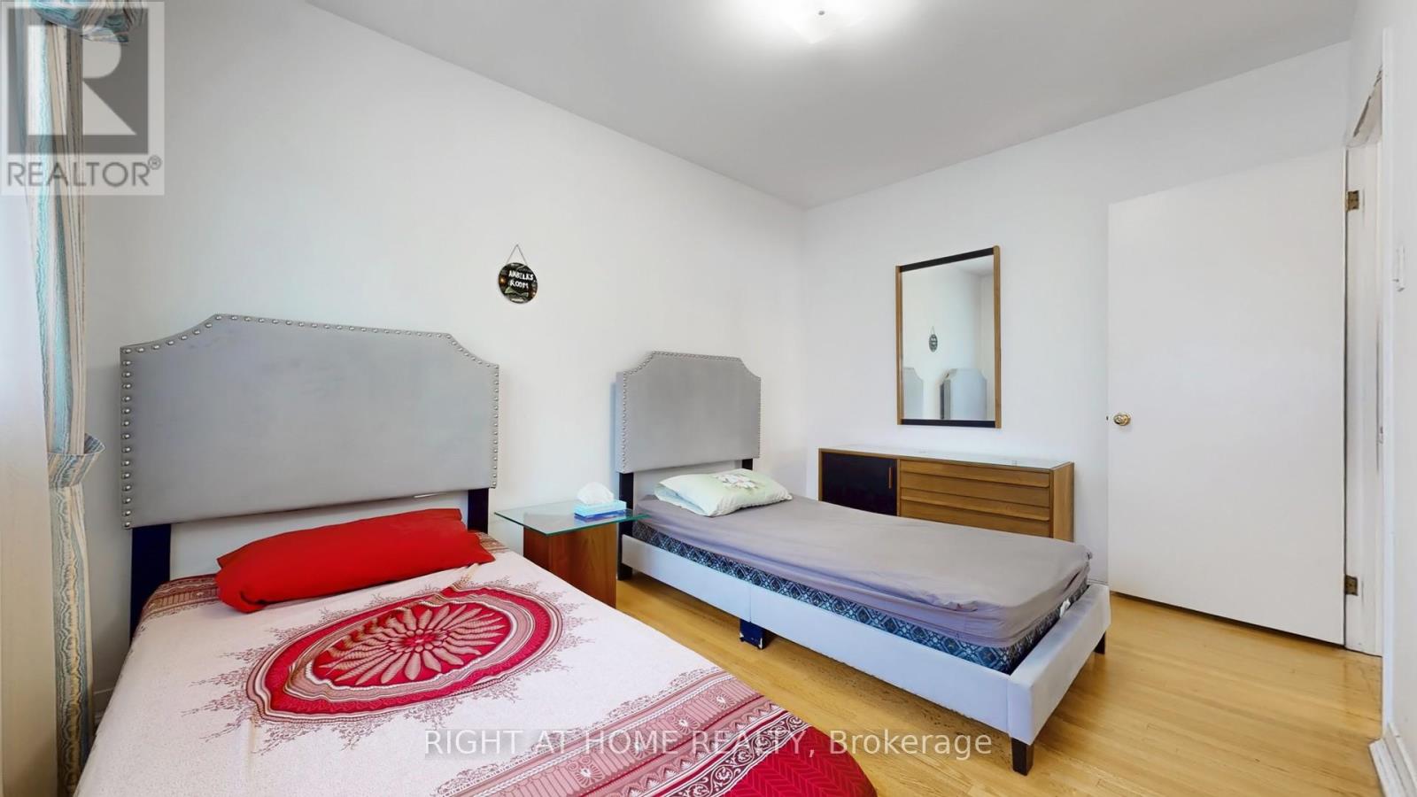 106 Grandravine Drive, Toronto, Ontario  M3J 1B4 - Photo 20 - W12208898