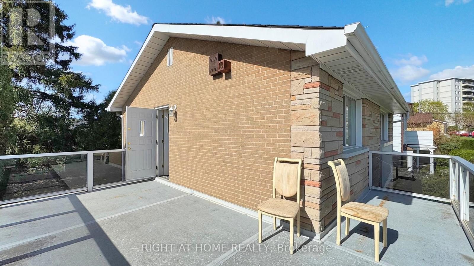 106 Grandravine Drive, Toronto, Ontario  M3J 1B4 - Photo 29 - W12208898