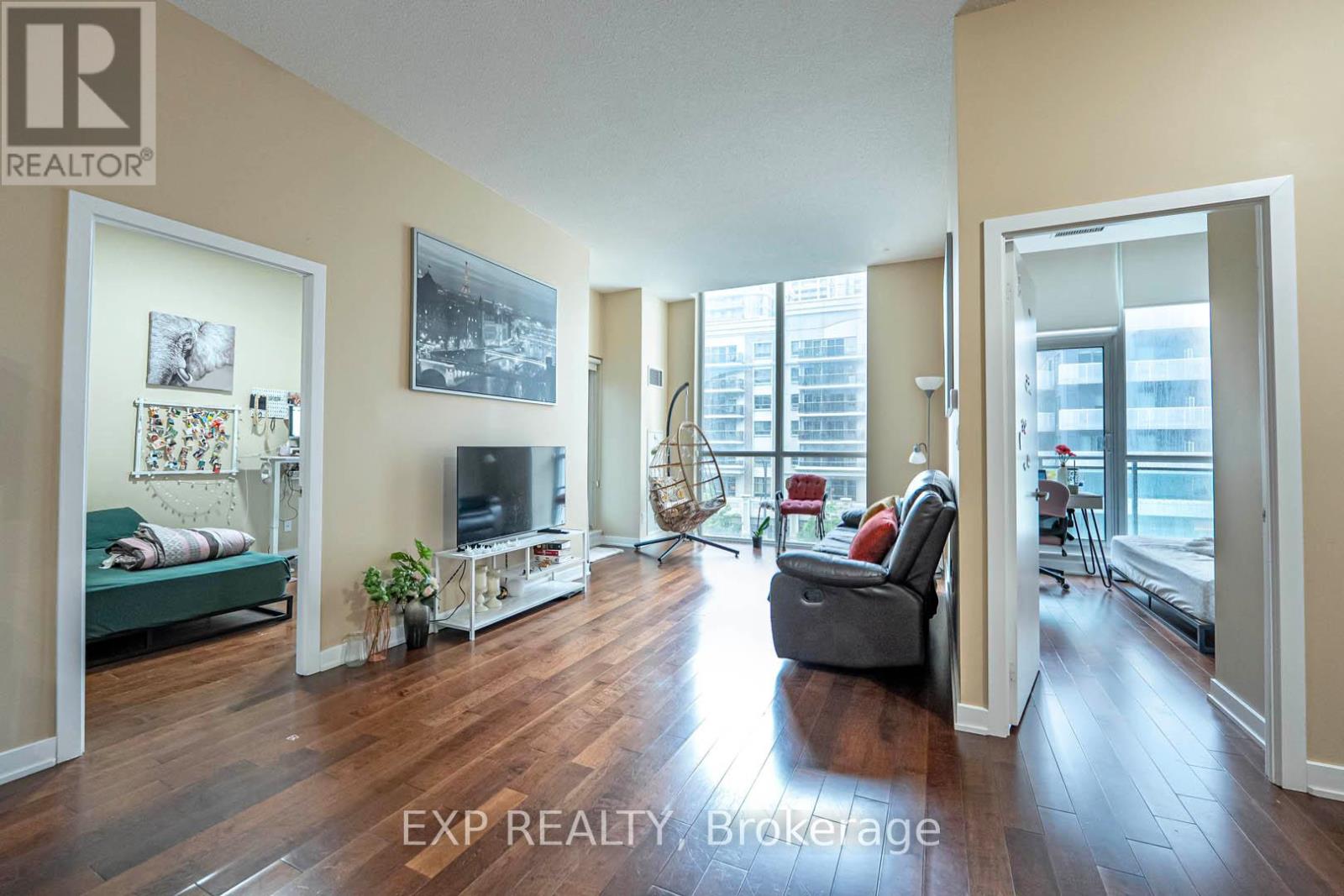 312 - 4070 Confederation Parkway, Mississauga, Ontario  L5B 0E9 - Photo 8 - W12208967