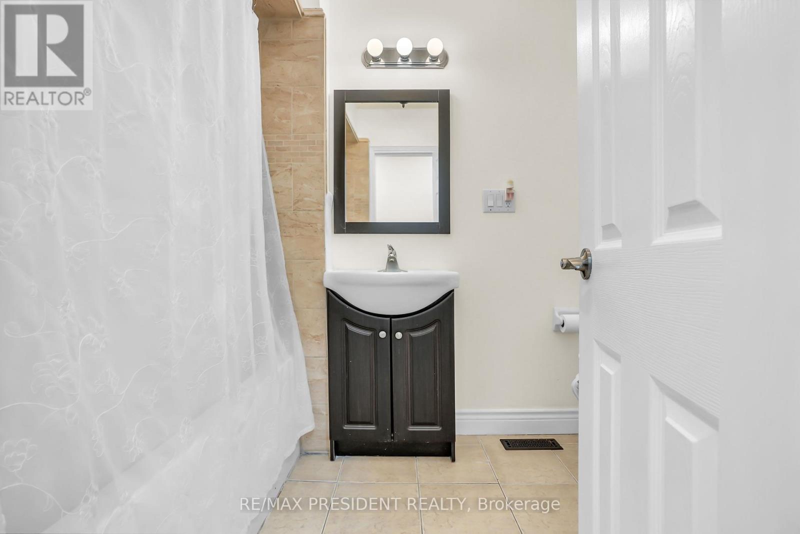56 Frost Street, Toronto, Ontario  M9W 1Y8 - Photo 30 - W12208981