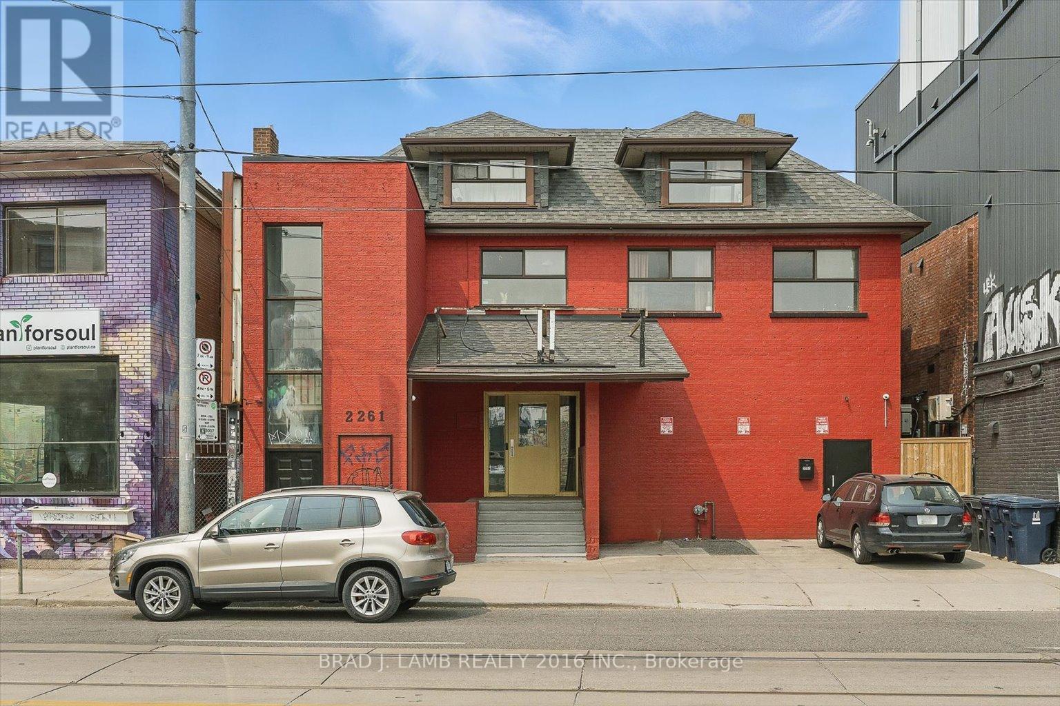 2261 Dundas Street W, Toronto, Ontario  M6R 1X6 - Photo 1 - W12209000
