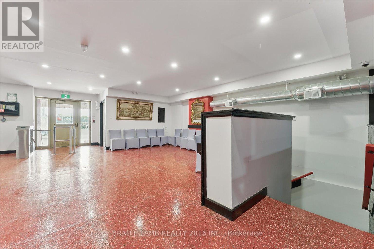 2261 Dundas Street W, Toronto, Ontario  M6R 1X6 - Photo 11 - W12209000