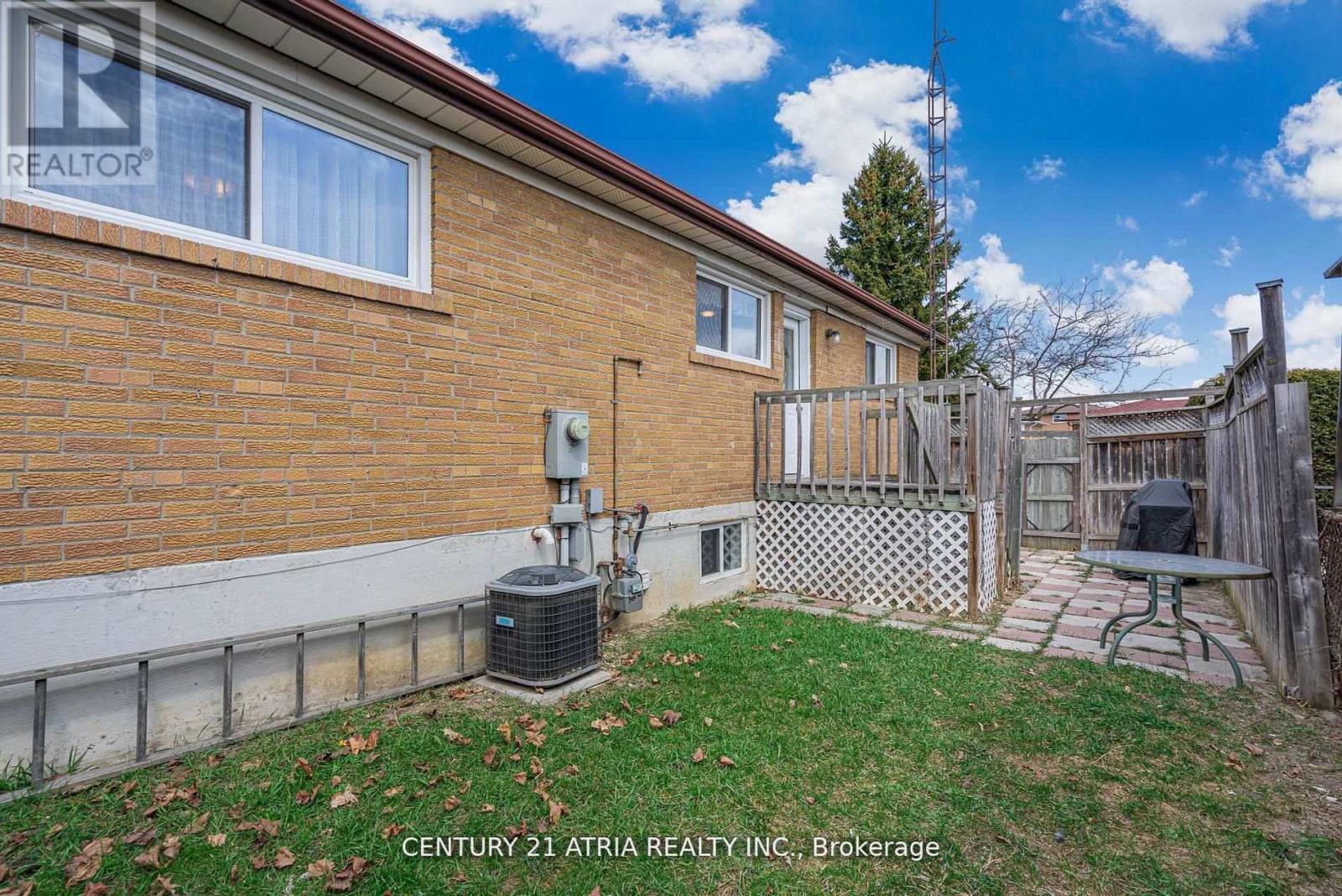 3813 Bayswater Crescent, Mississauga, Ontario  L4T 2G6 - Photo 24 - W12209008