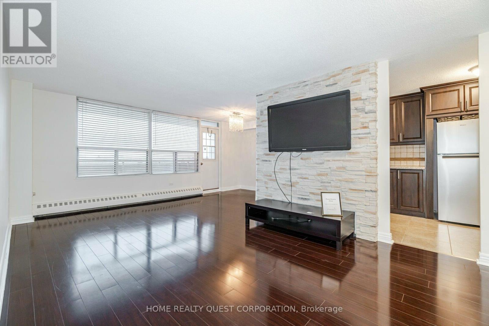 605 - 3120 Kirwin Avenue, Mississauga (Cooksville), Ontario  L5A 3R2 - Photo 10 - W12209012