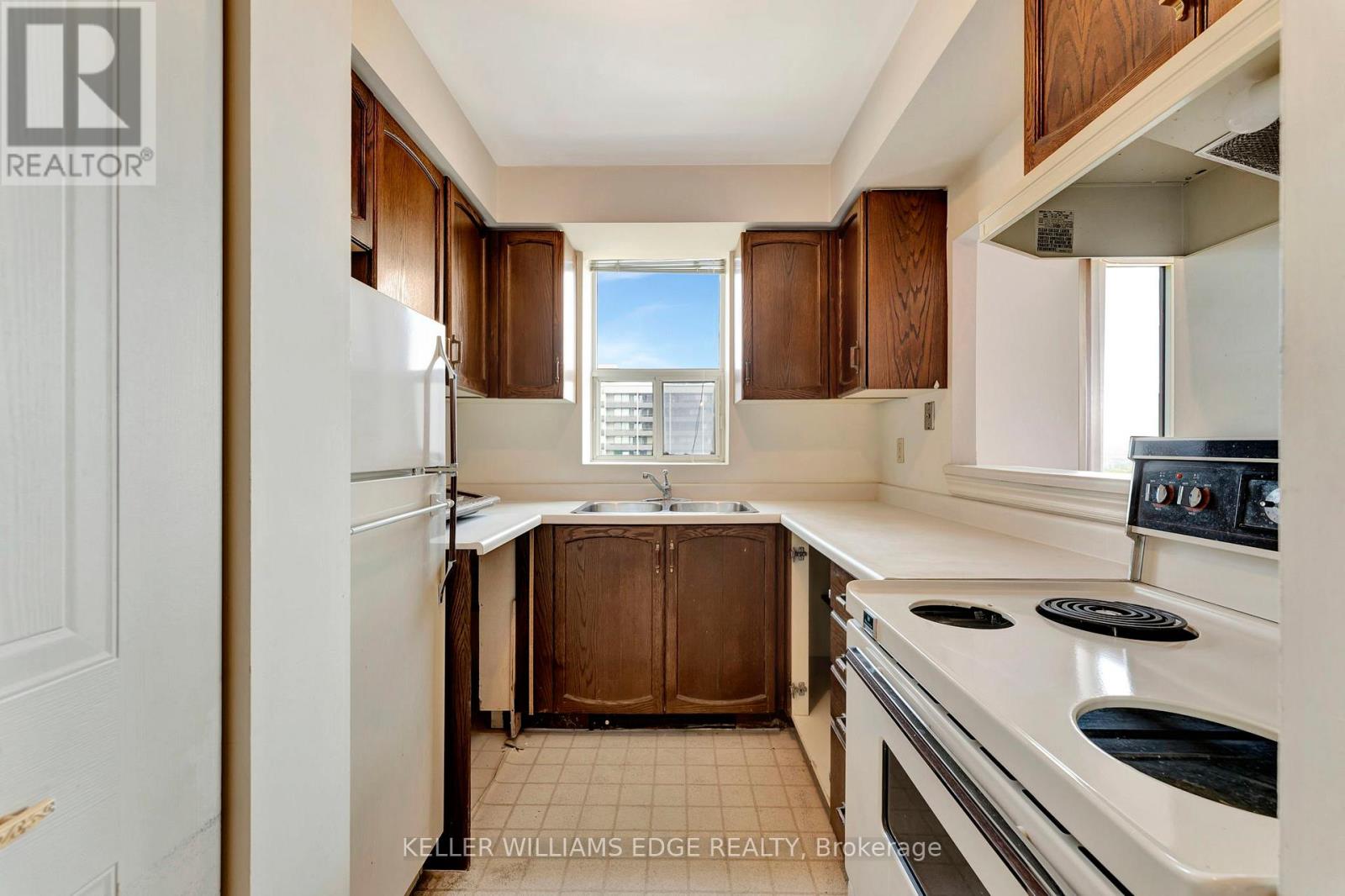 1502 - 1270 Maple Crossing Boulevard, Burlington (Brant), Ontario  L7S 2J3 - Photo 6 - W12209020