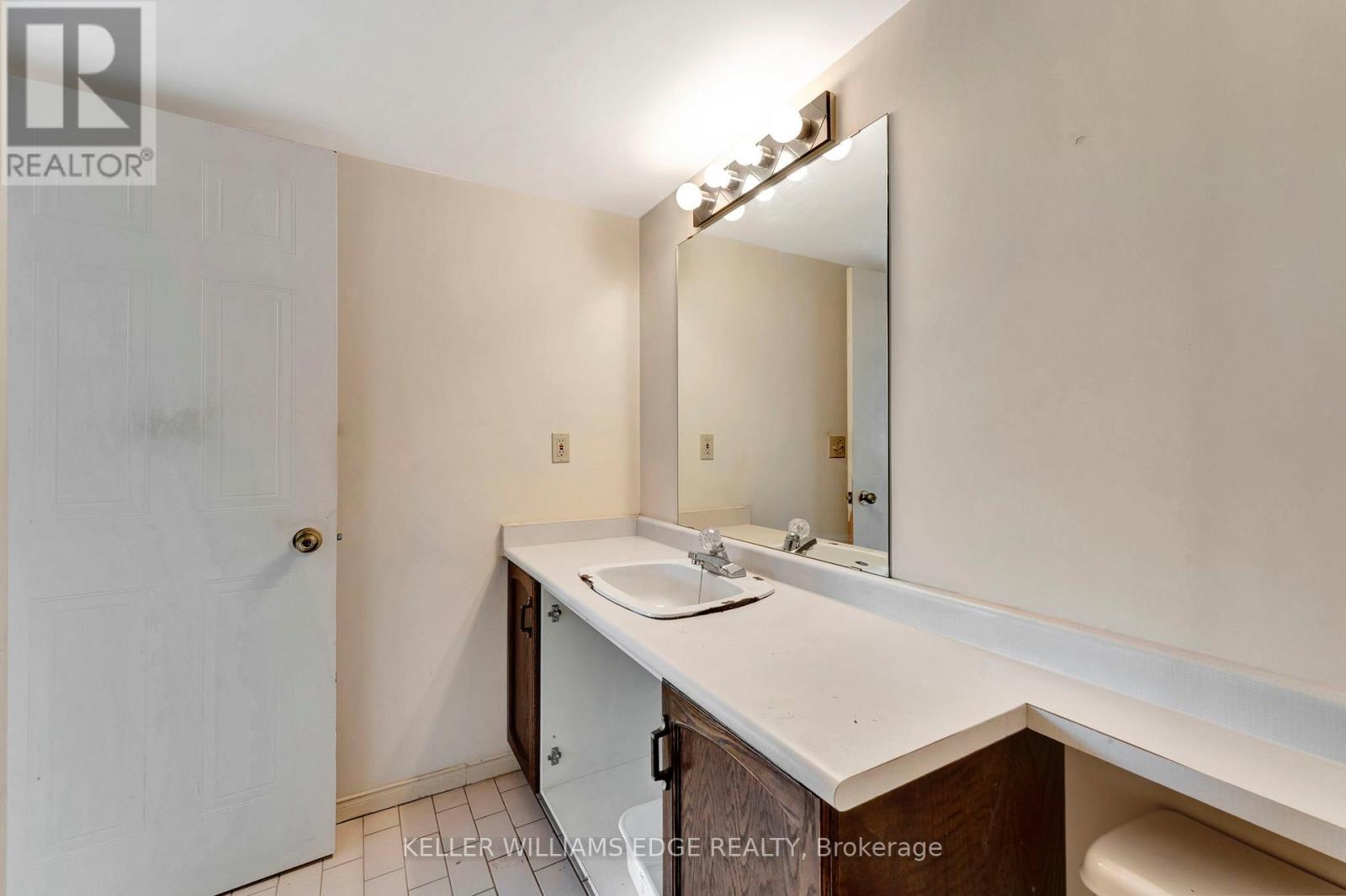 1502 - 1270 Maple Crossing Boulevard, Burlington (Brant), Ontario  L7S 2J3 - Photo 9 - W12209020