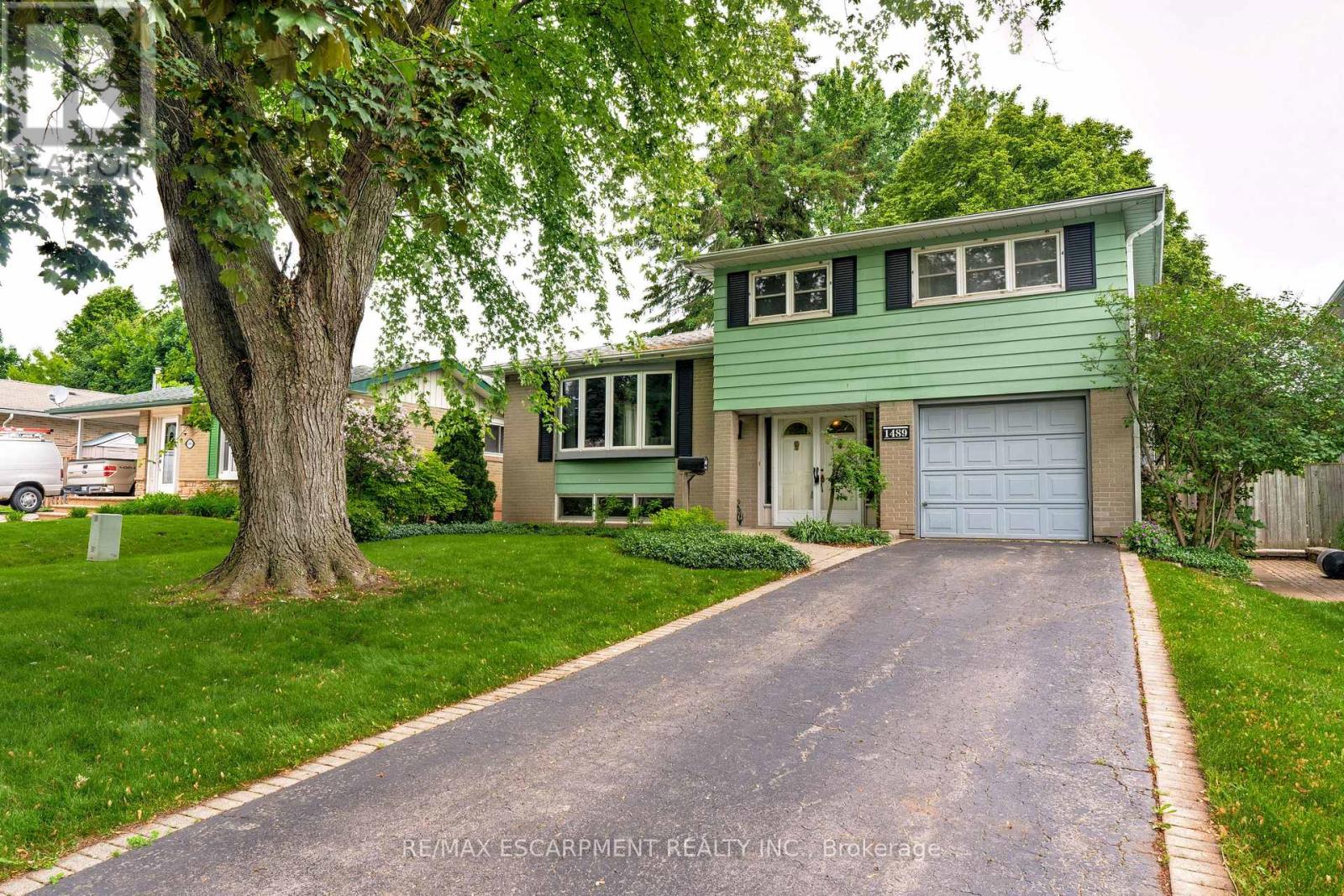 1489 Rusholme Crescent, Burlington, Ontario  L7M 1M4 - Photo 1 - W12209023