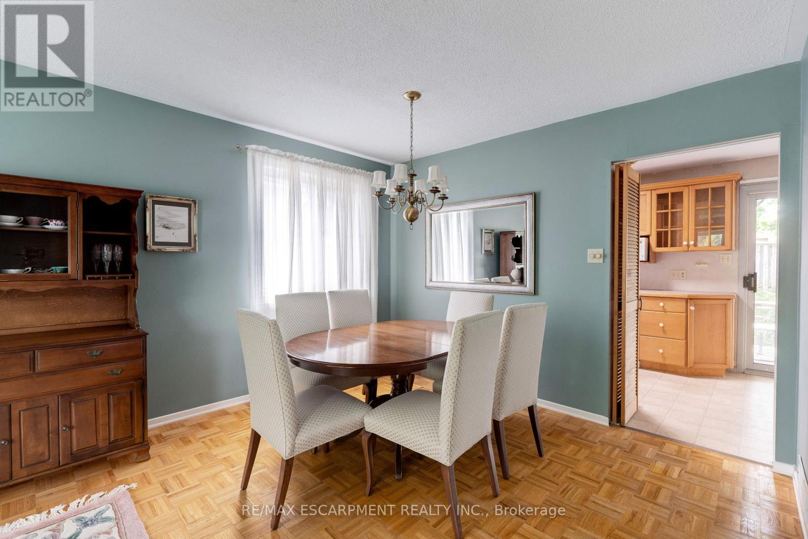 1489 Rusholme Crescent, Burlington, Ontario  L7M 1M4 - Photo 12 - W12209023