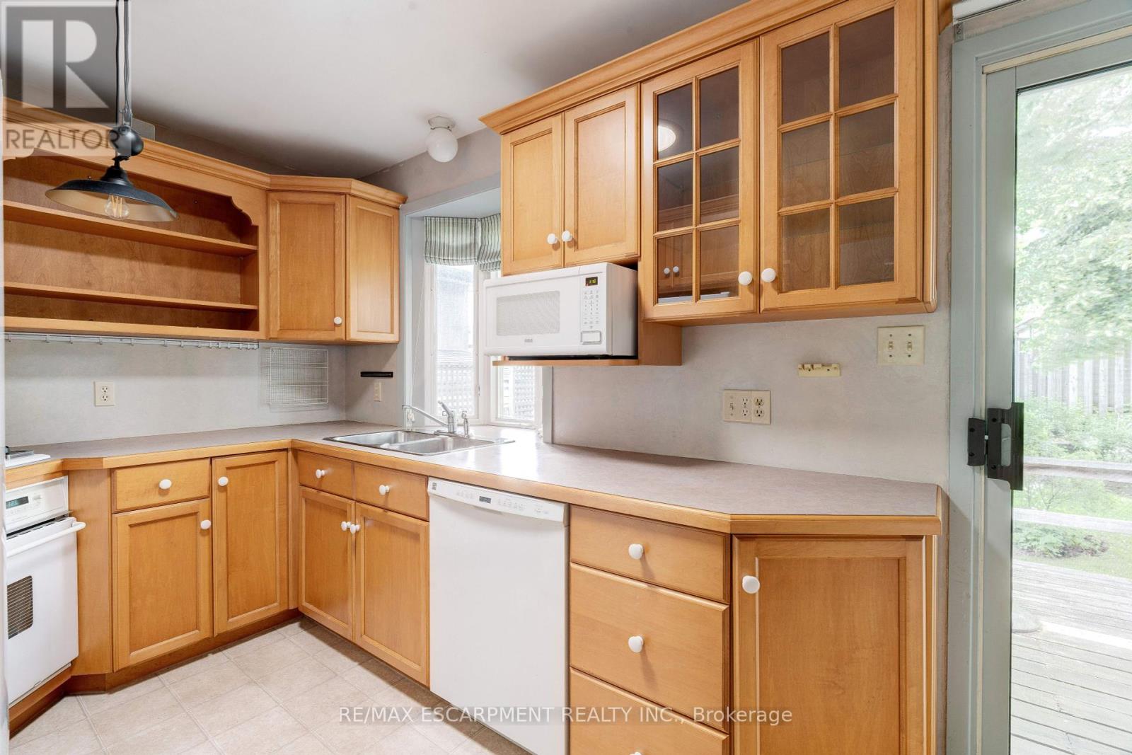 1489 Rusholme Crescent, Burlington, Ontario  L7M 1M4 - Photo 13 - W12209023