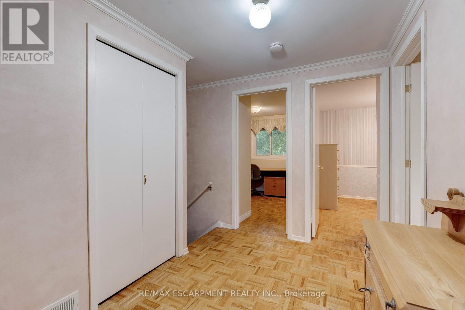 1489 Rusholme Crescent, Burlington, Ontario  L7M 1M4 - Photo 23 - W12209023
