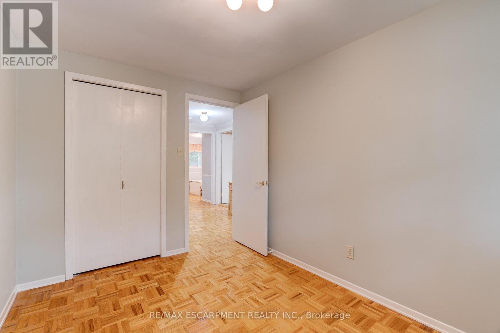 1489 Rusholme Crescent, Burlington, Ontario  L7M 1M4 - Photo 28 - W12209023