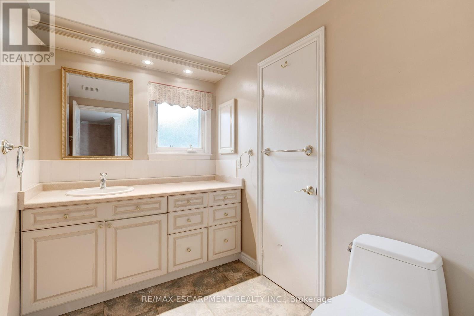 1489 Rusholme Crescent, Burlington, Ontario  L7M 1M4 - Photo 32 - W12209023
