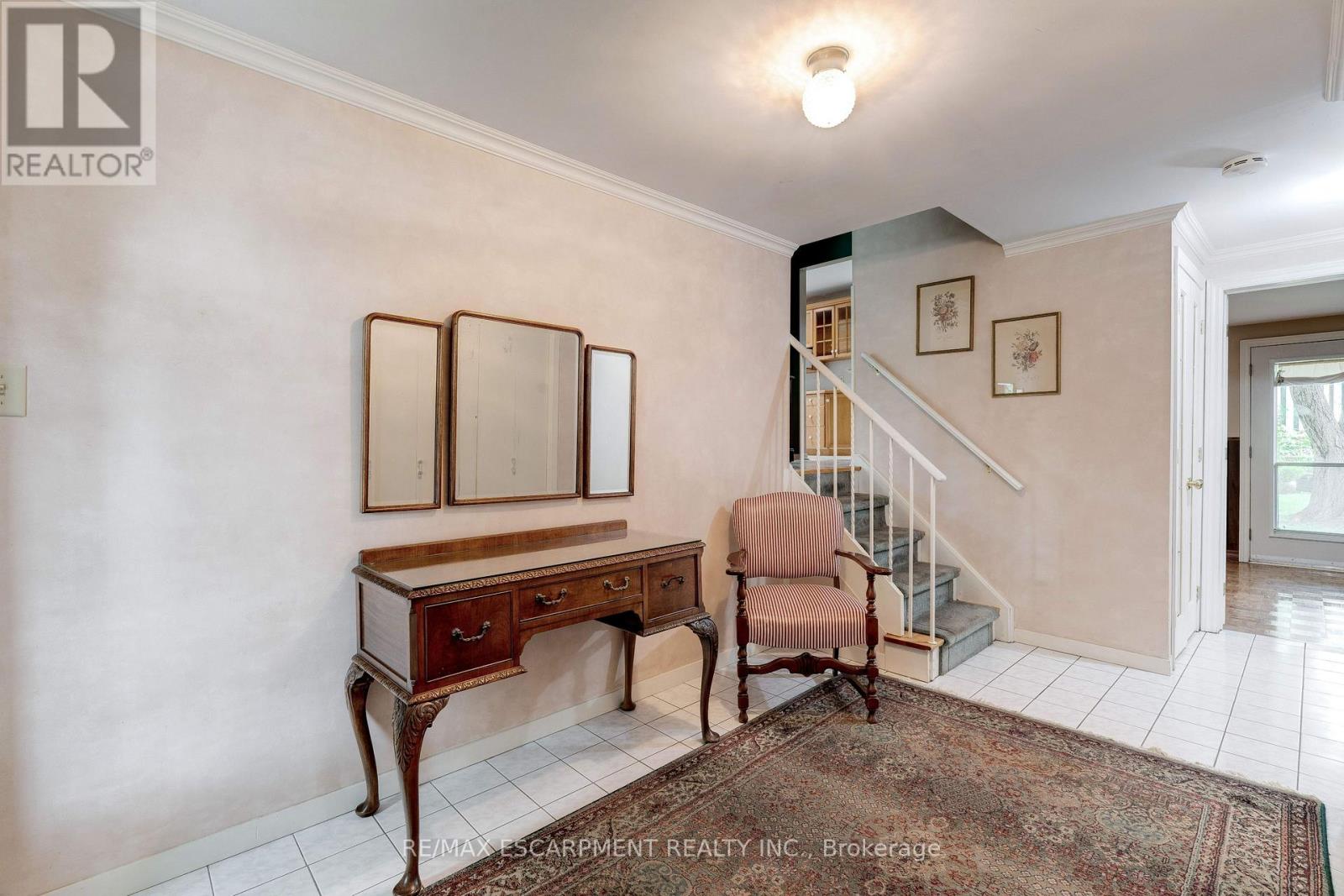 1489 Rusholme Crescent, Burlington, Ontario  L7M 1M4 - Photo 5 - W12209023