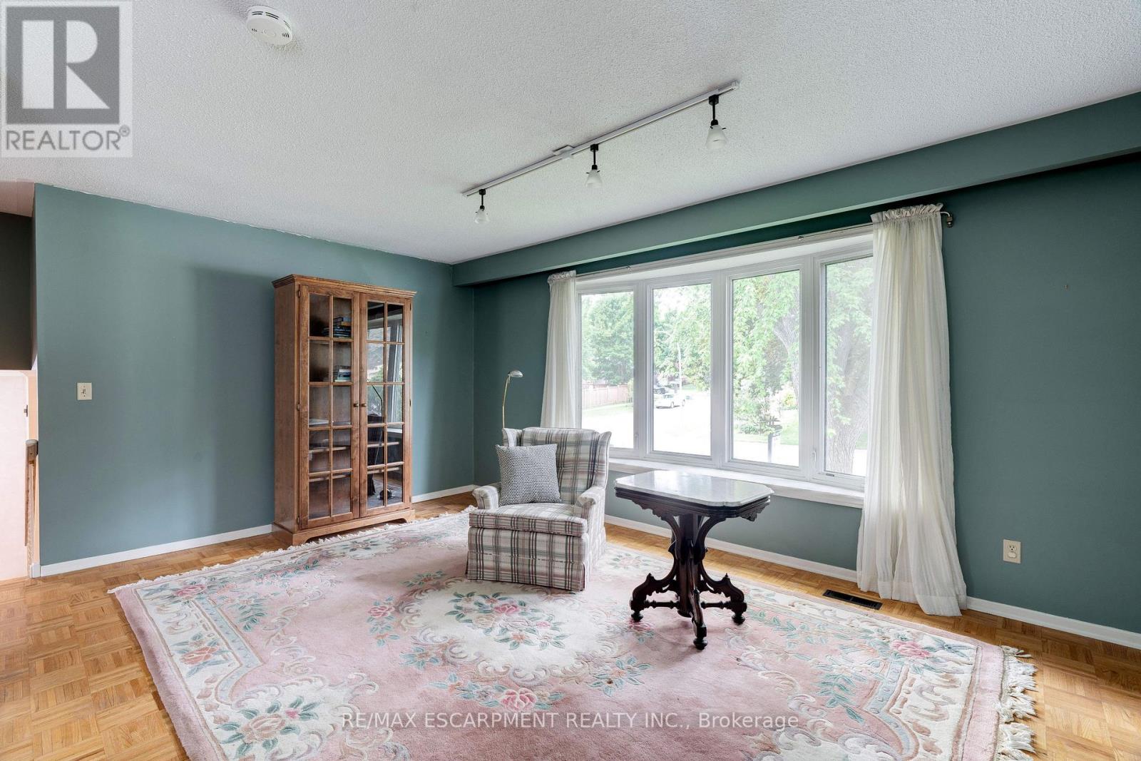 1489 Rusholme Crescent, Burlington, Ontario  L7M 1M4 - Photo 7 - W12209023