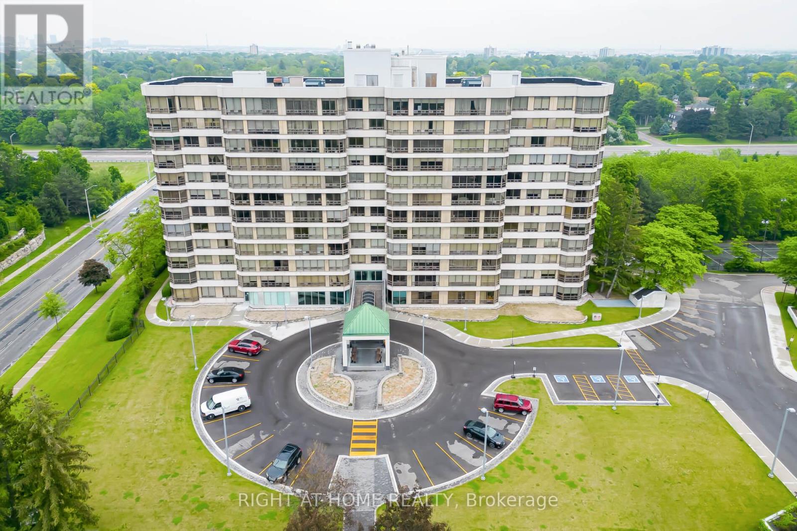 1007 - 320 Mill Street S, Brampton, Ontario  L6Y 3V2 - Photo 4 - W12209030