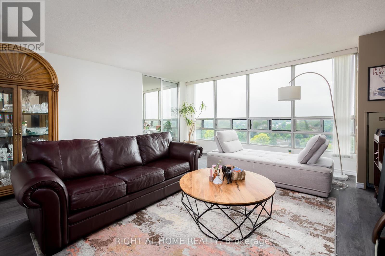 1007 - 320 Mill Street S, Brampton, Ontario  L6Y 3V2 - Photo 8 - W12209030