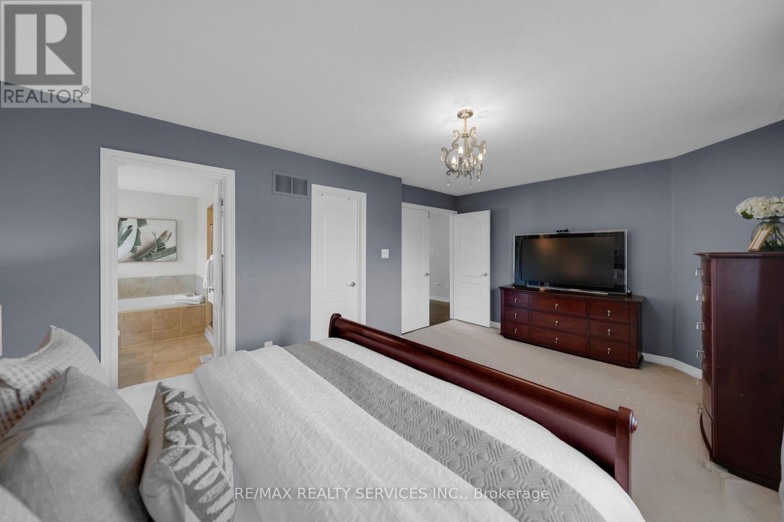 59 Finlayson Crescent, Brampton (Sandringham-Wellington), Ontario  L6R 0L6 - Photo 26 - W12209063