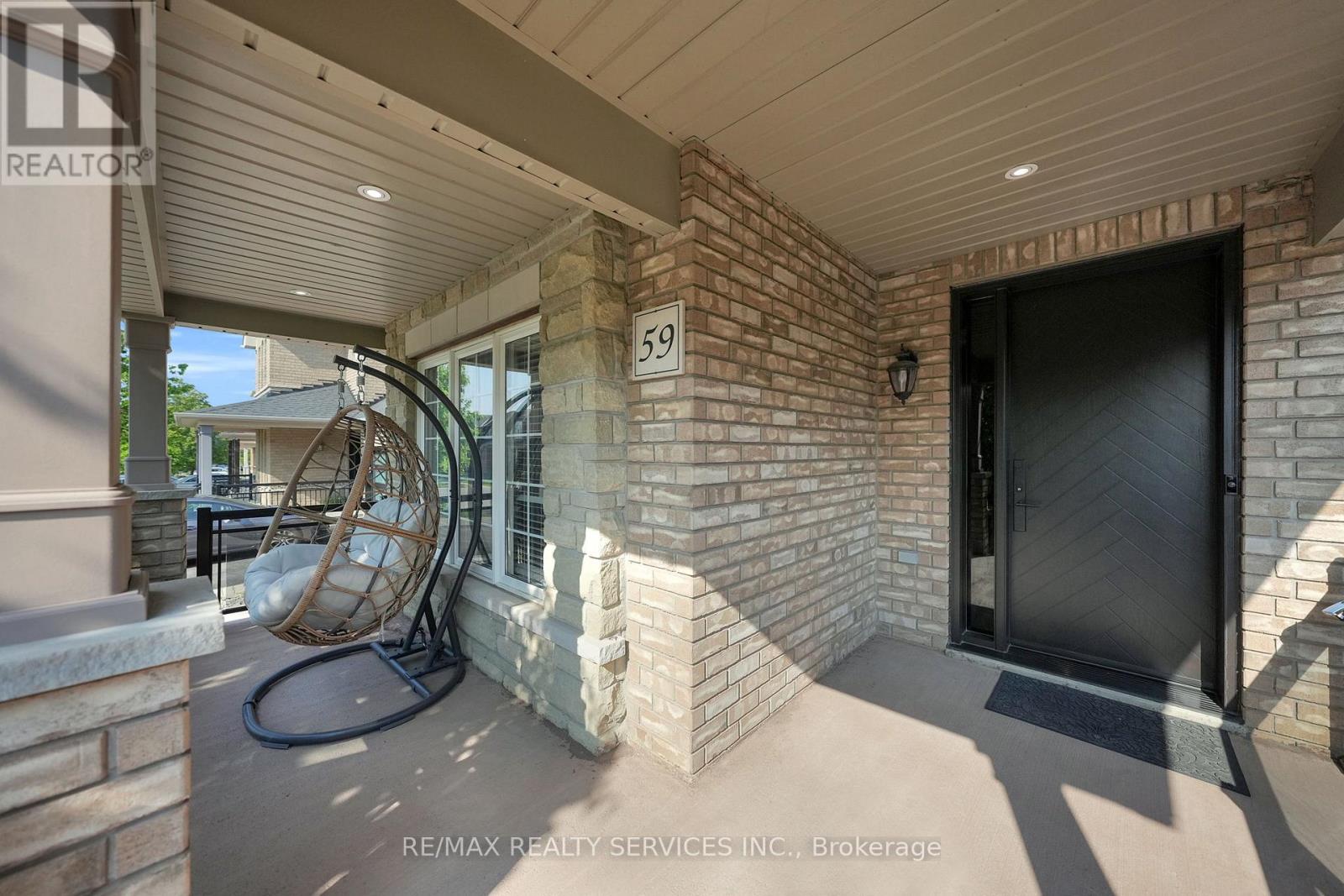 59 Finlayson Crescent, Brampton (Sandringham-Wellington), Ontario  L6R 0L6 - Photo 4 - W12209063