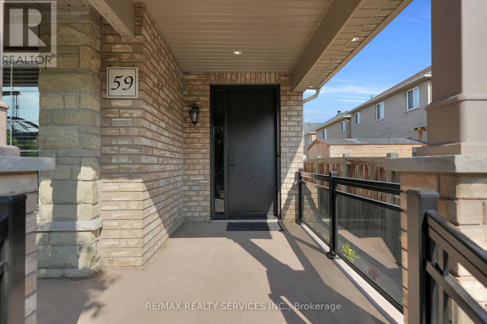 59 Finlayson Crescent, Brampton (Sandringham-Wellington), Ontario  L6R 0L6 - Photo 5 - W12209063