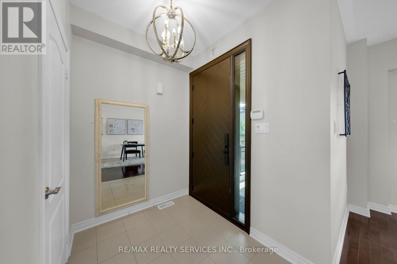59 Finlayson Crescent, Brampton (Sandringham-Wellington), Ontario  L6R 0L6 - Photo 6 - W12209063