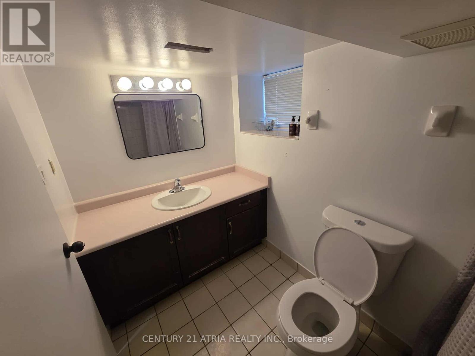 931 Gardner Avenue, Mississauga (Lakeview), Ontario  L5E 1B3 - Photo 5 - W12209066